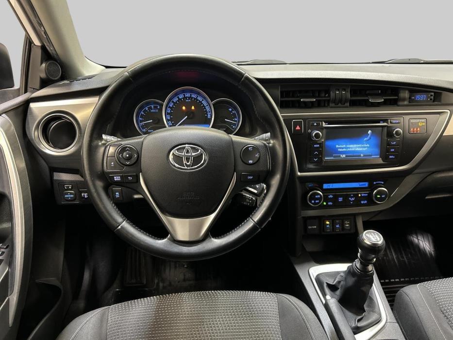 TOYOTA Auris 2014