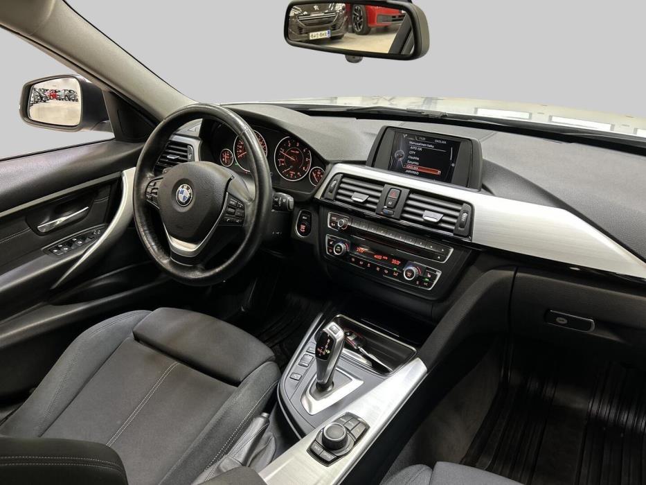 BMW 320 2015