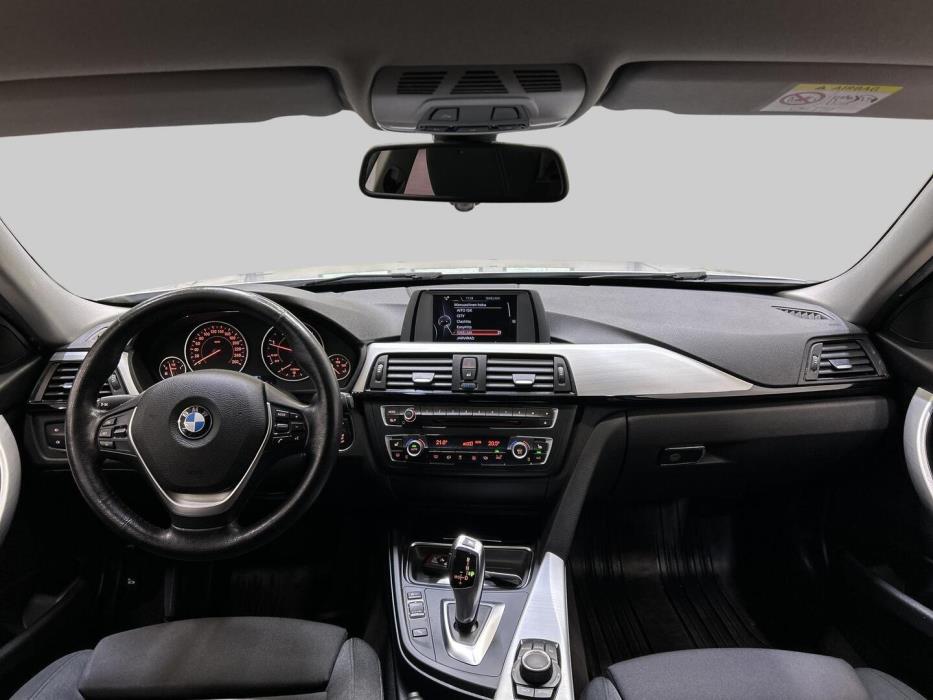 BMW 320 2015