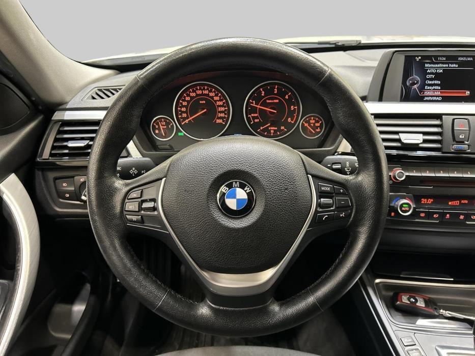 BMW 320 2015