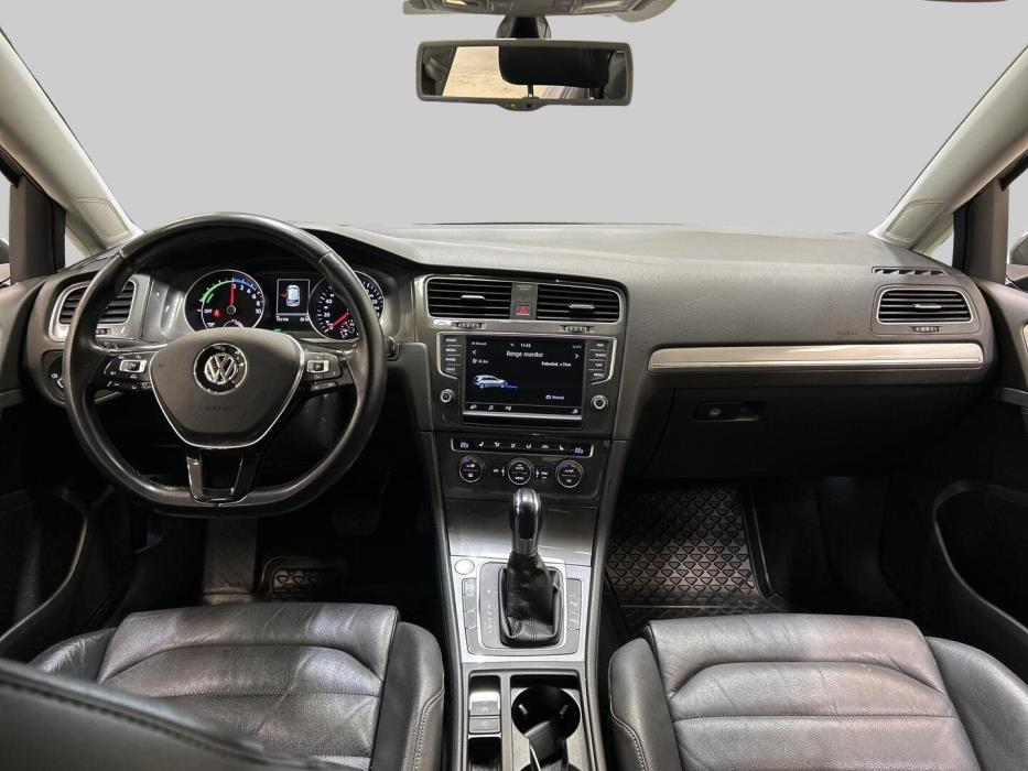 VOLKSWAGEN Golf 2015