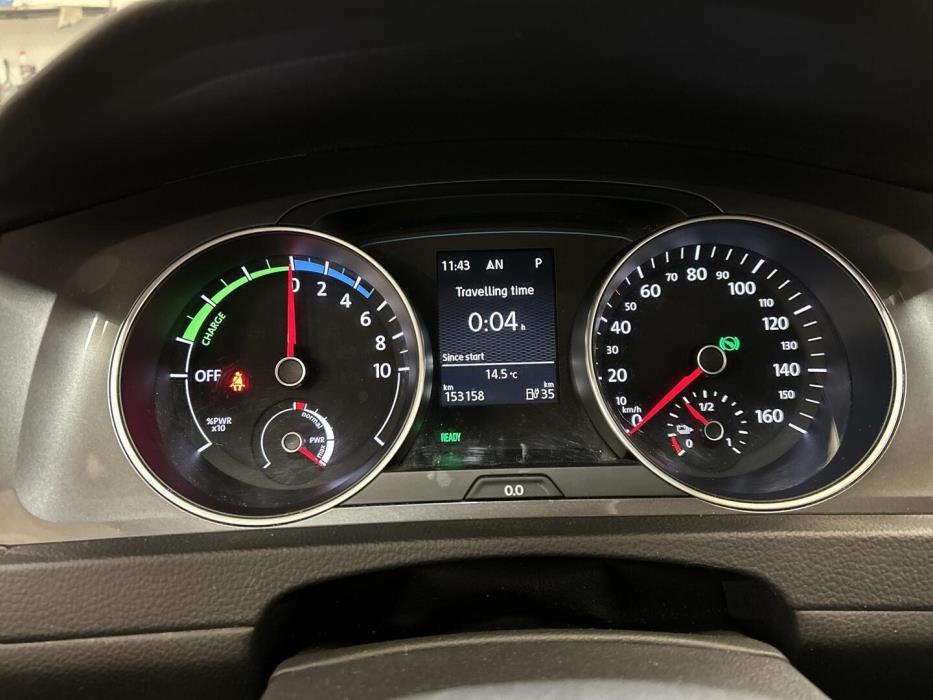 VOLKSWAGEN Golf 2015