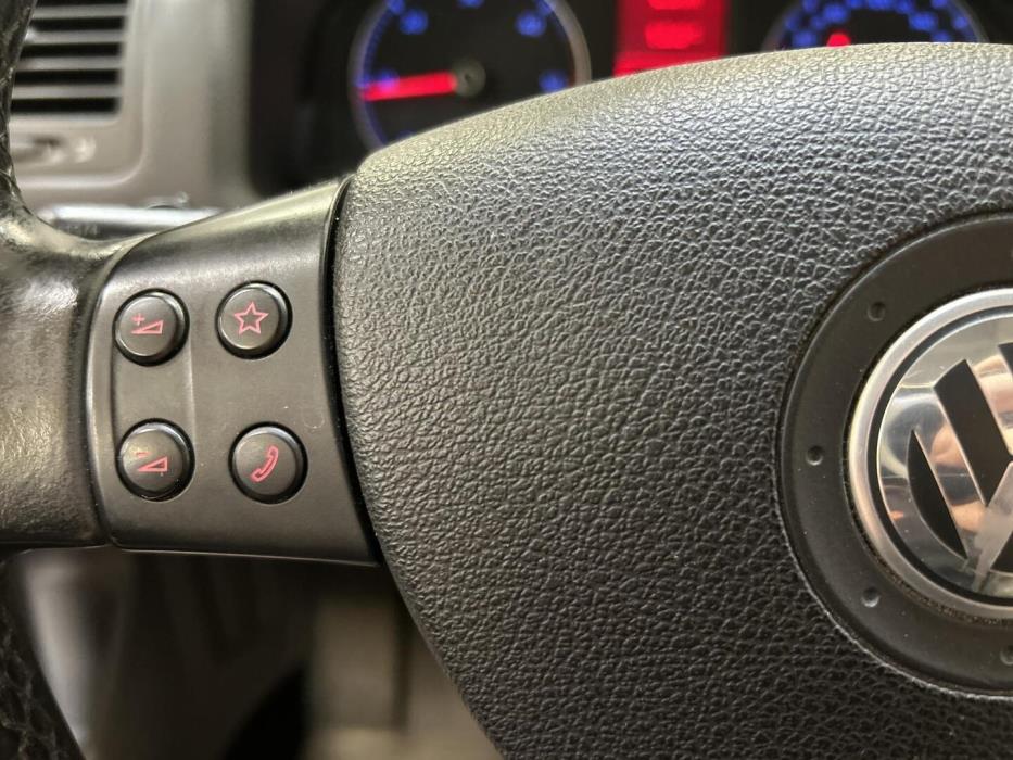 VOLKSWAGEN Jetta 2008