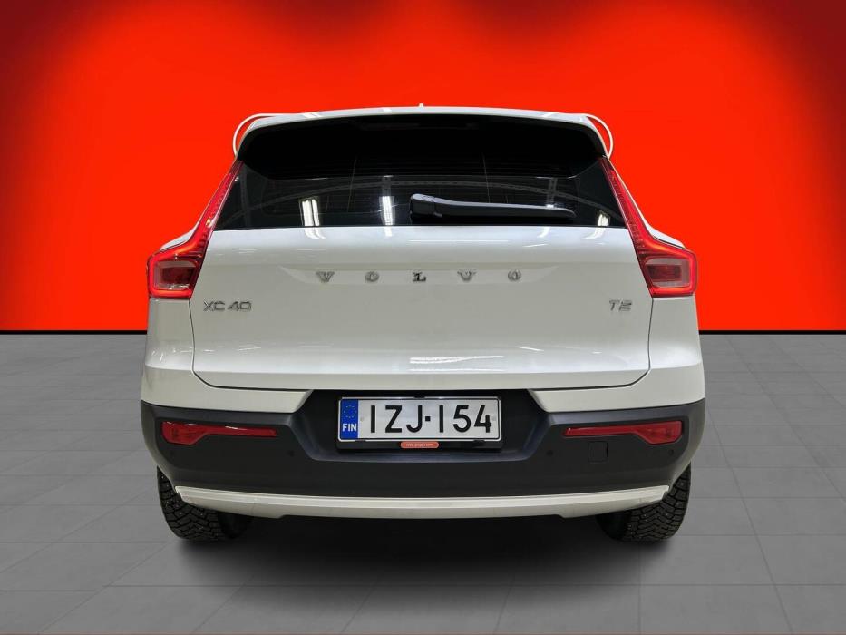 VOLVO XC40 2021
