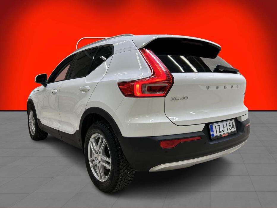 VOLVO XC40 2021