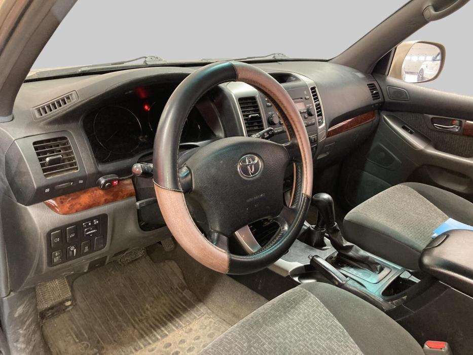 TOYOTA Land Cruiser 2003