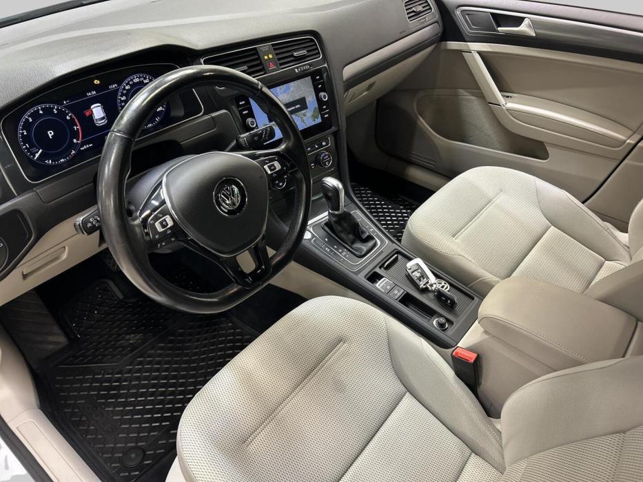 VOLKSWAGEN Golf 2017