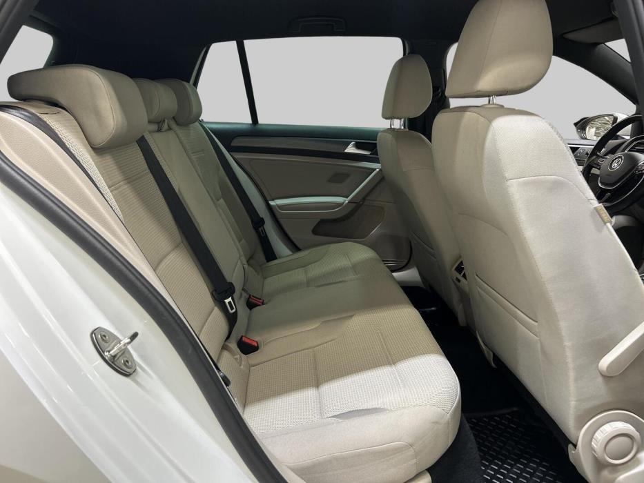 VOLKSWAGEN Golf 2017