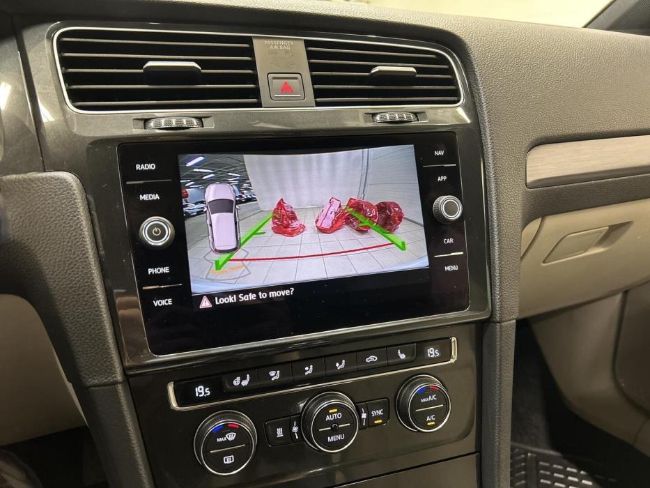 VOLKSWAGEN Golf 2017