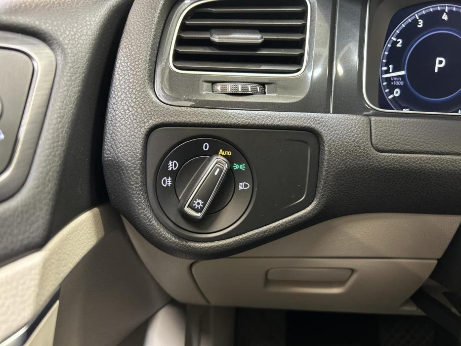 VOLKSWAGEN Golf 2017