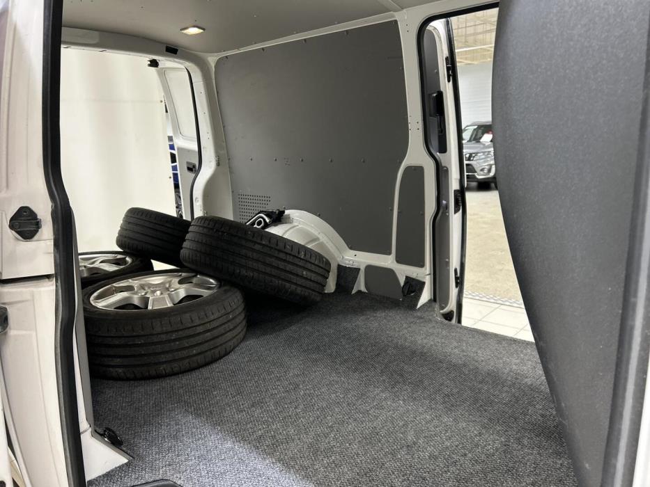 VOLKSWAGEN Transporter 2015