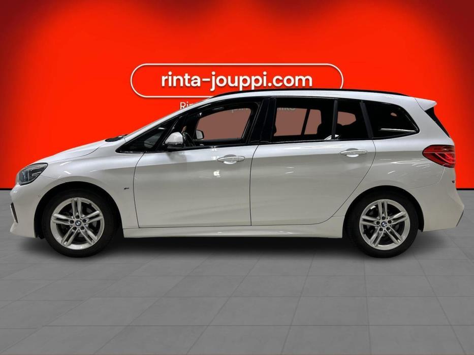 BMW 218 2022