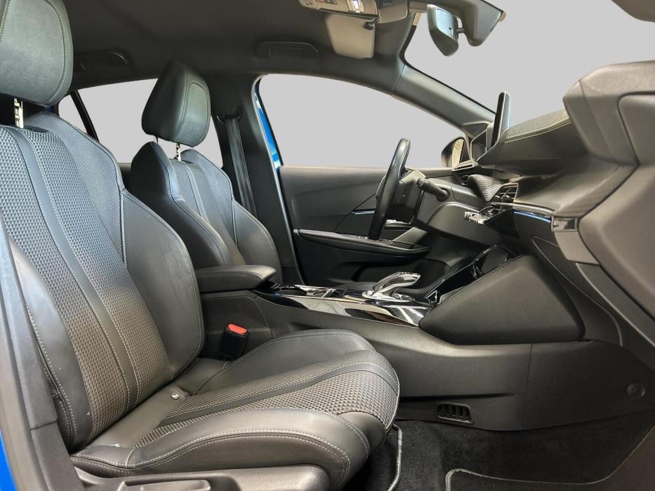 PEUGEOT E-208 2021