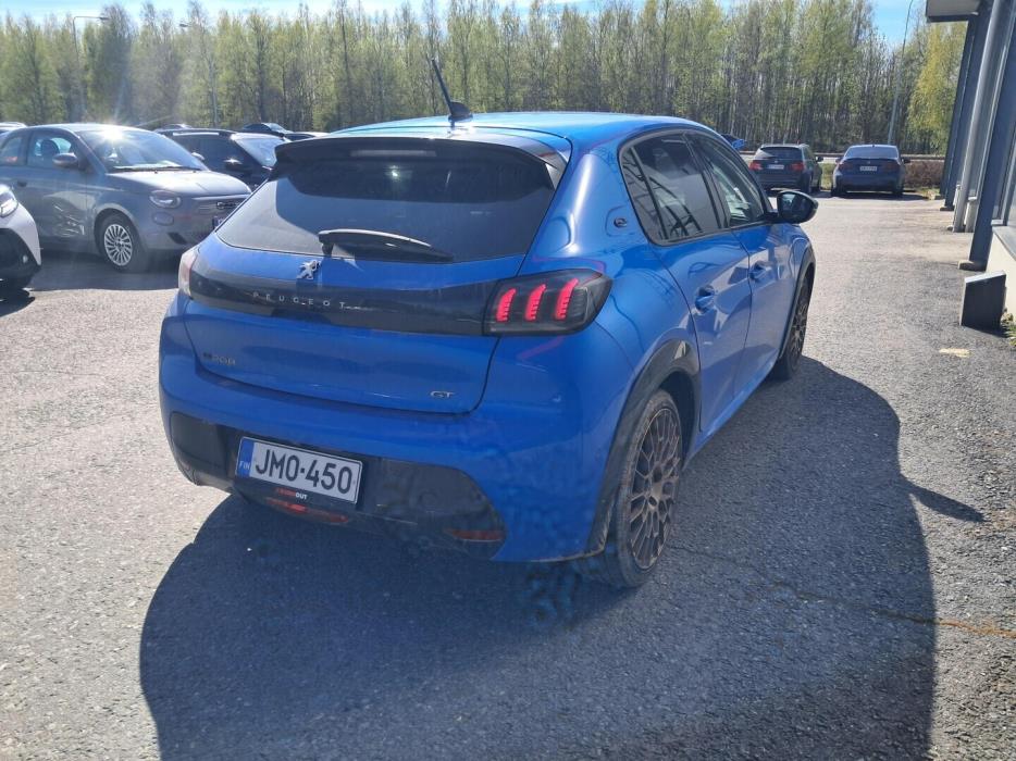 PEUGEOT 208 2021