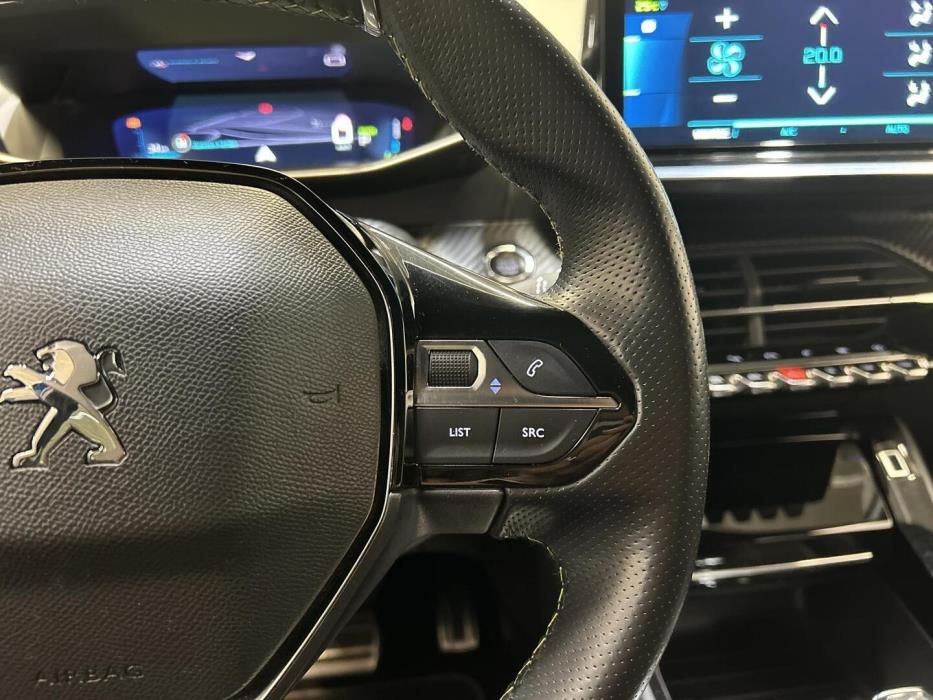 PEUGEOT E-208 2021