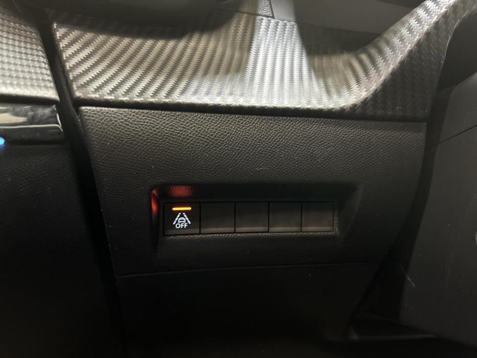 PEUGEOT E-208 2021