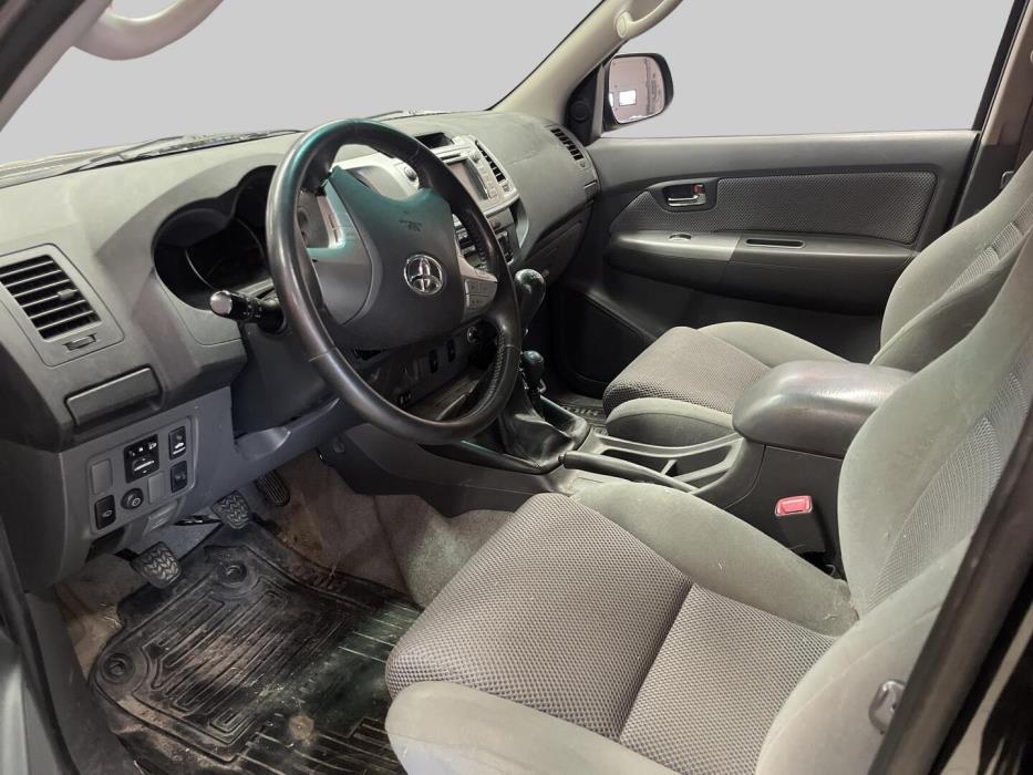 TOYOTA Hilux 2012