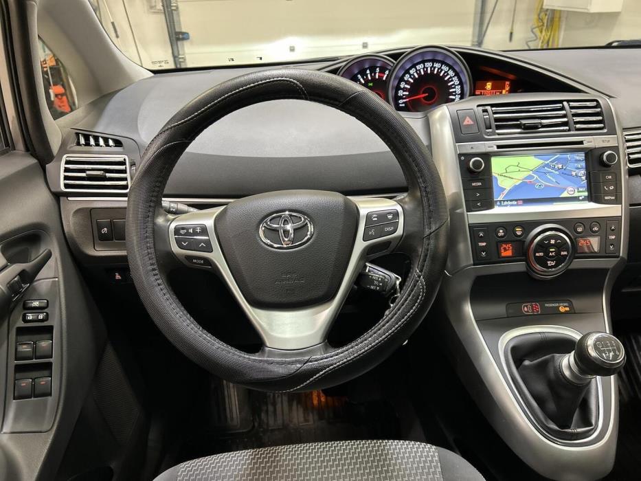 TOYOTA VERSO 2015