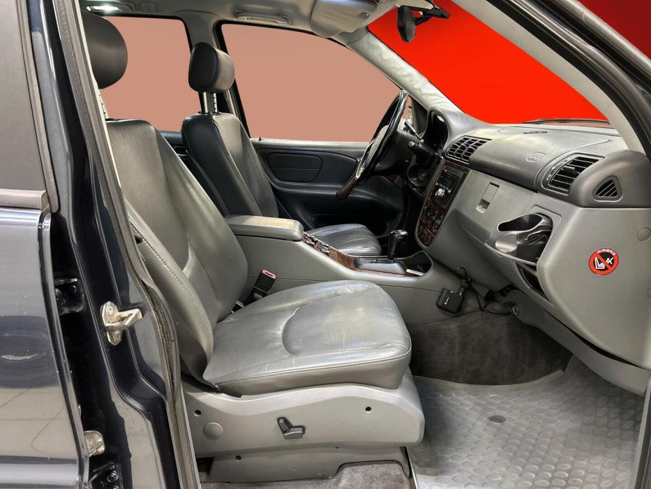 MERCEDES-BENZ ML 2000