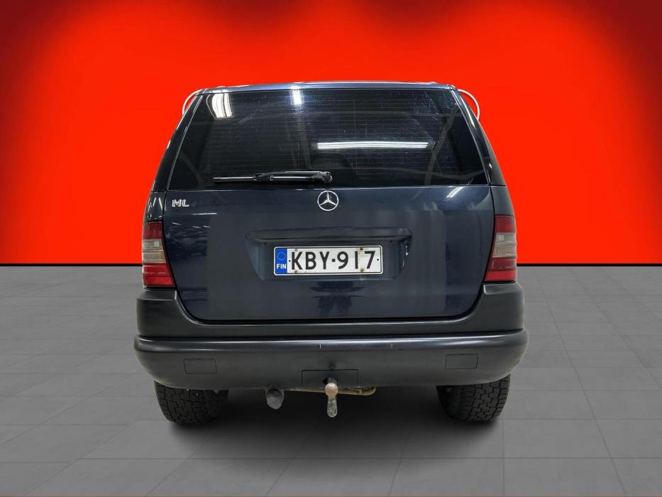 MERCEDES-BENZ ML 2000
