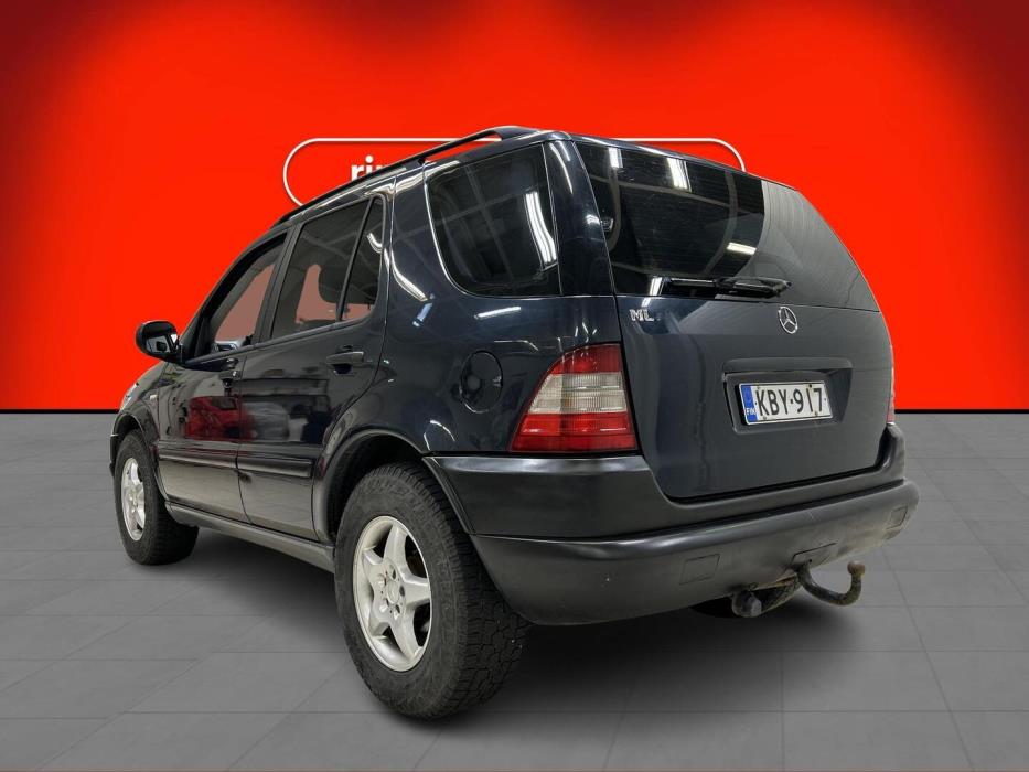 MERCEDES-BENZ ML 2000