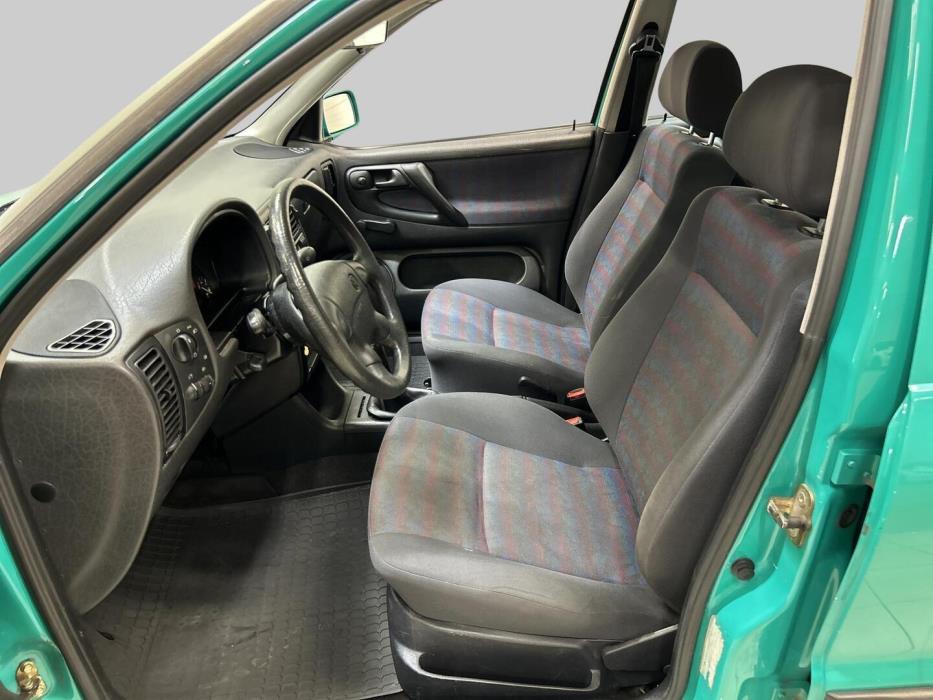 VOLKSWAGEN Polo 1996