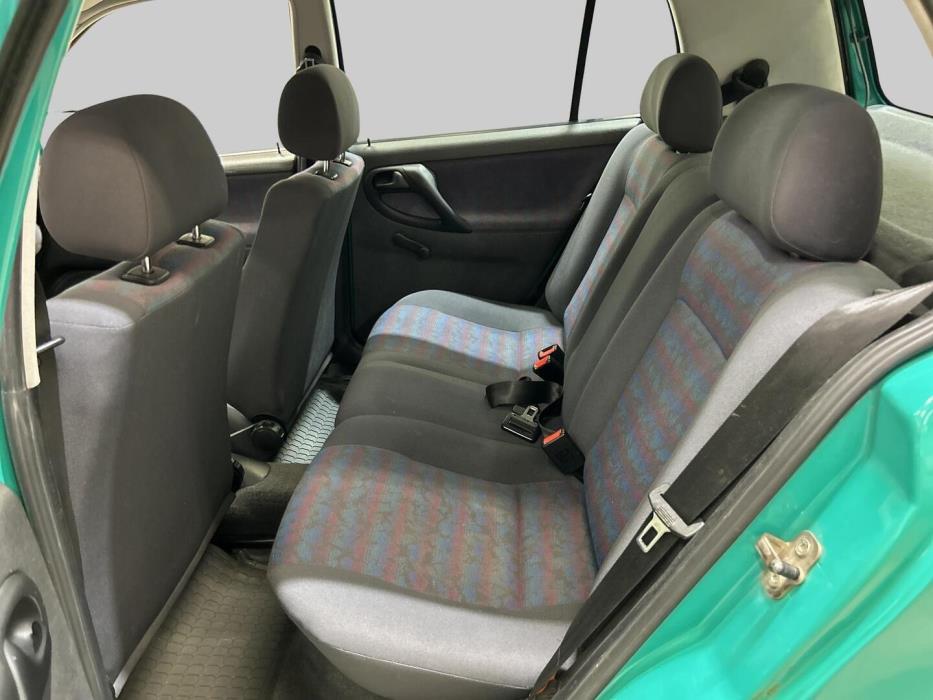 VOLKSWAGEN Polo 1996