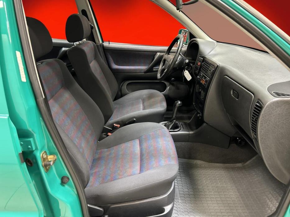 VOLKSWAGEN Polo 1996