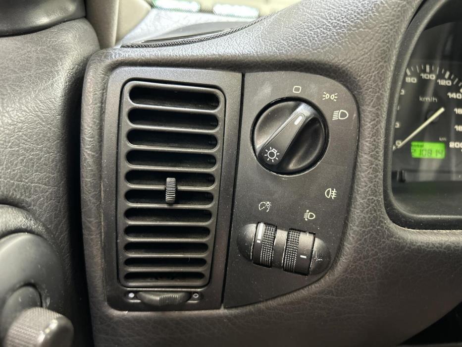 VOLKSWAGEN Polo 1996