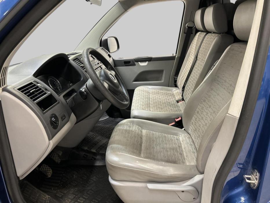 VOLKSWAGEN Transporter 2012