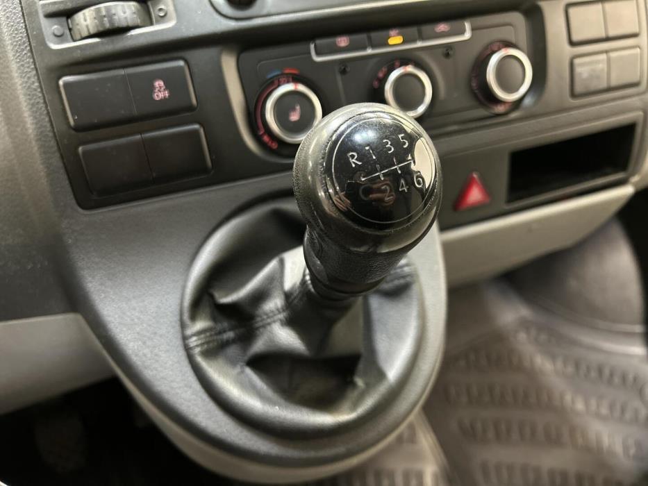 VOLKSWAGEN Transporter 2012