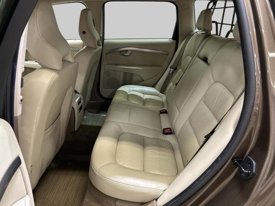 VOLVO XC70 2012