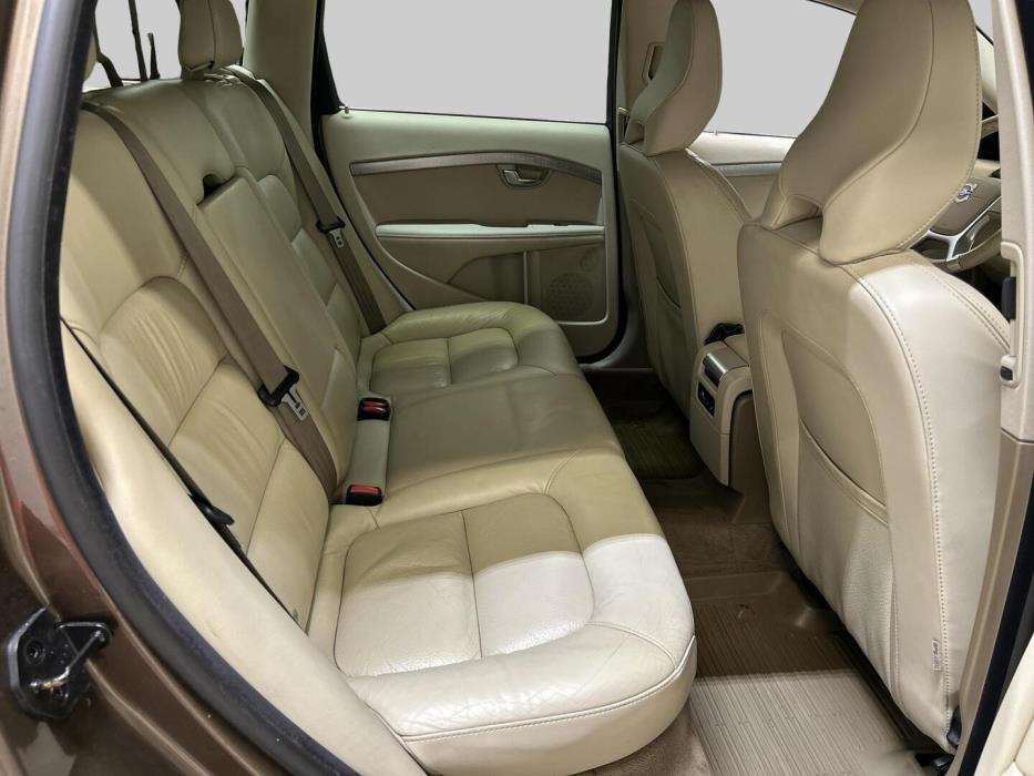 VOLVO XC70 2012