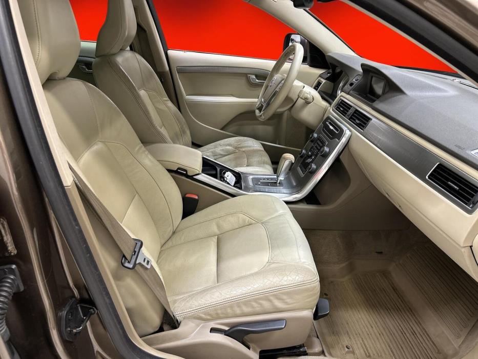 VOLVO XC70 2012