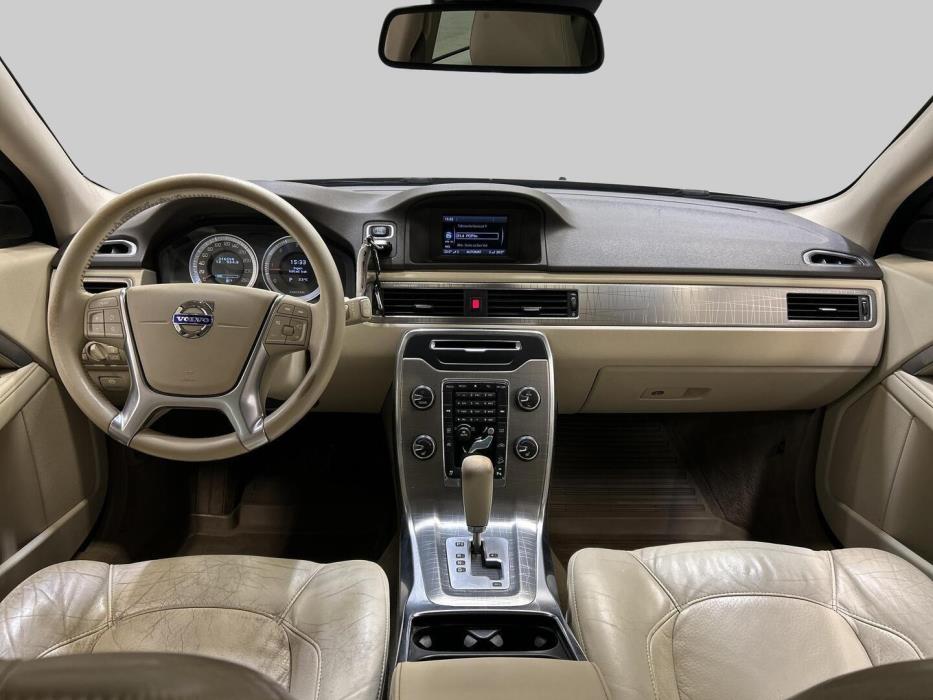 VOLVO XC70 2012