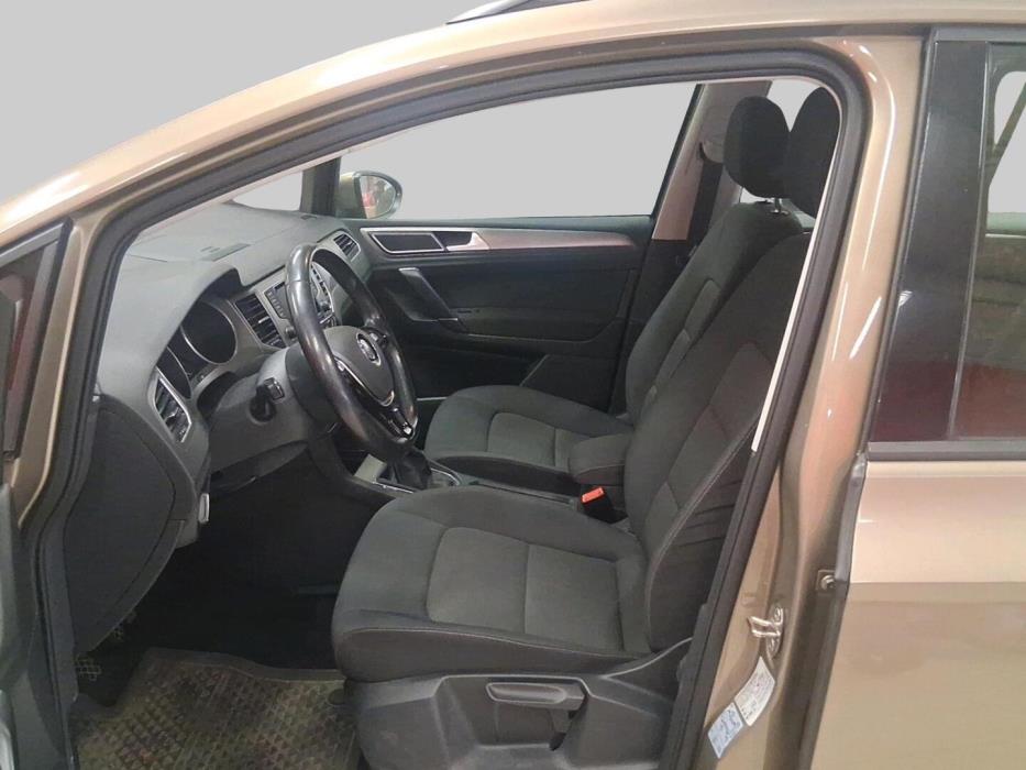 VOLKSWAGEN Golf Sportsvan 2015
