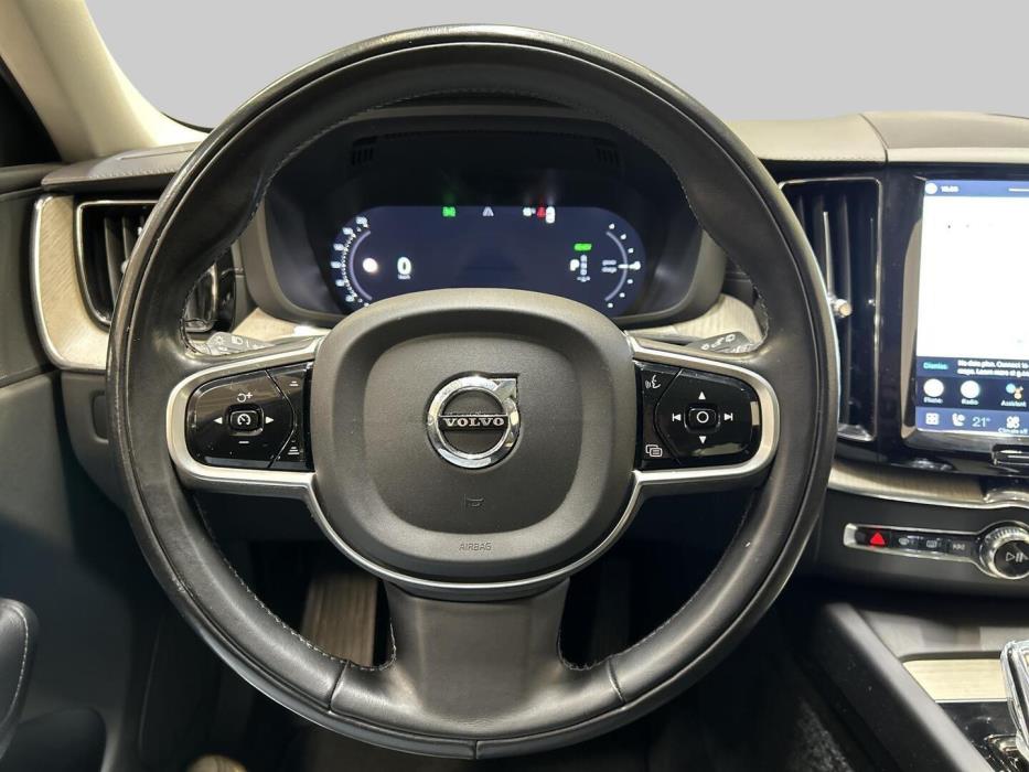 VOLVO XC60 2022