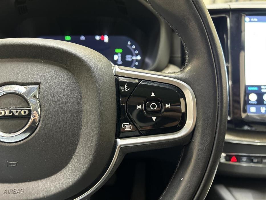 VOLVO XC60 2022