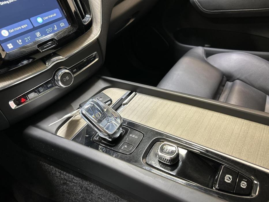 VOLVO XC60 2022