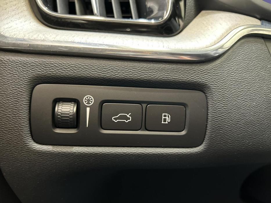 VOLVO XC60 2022