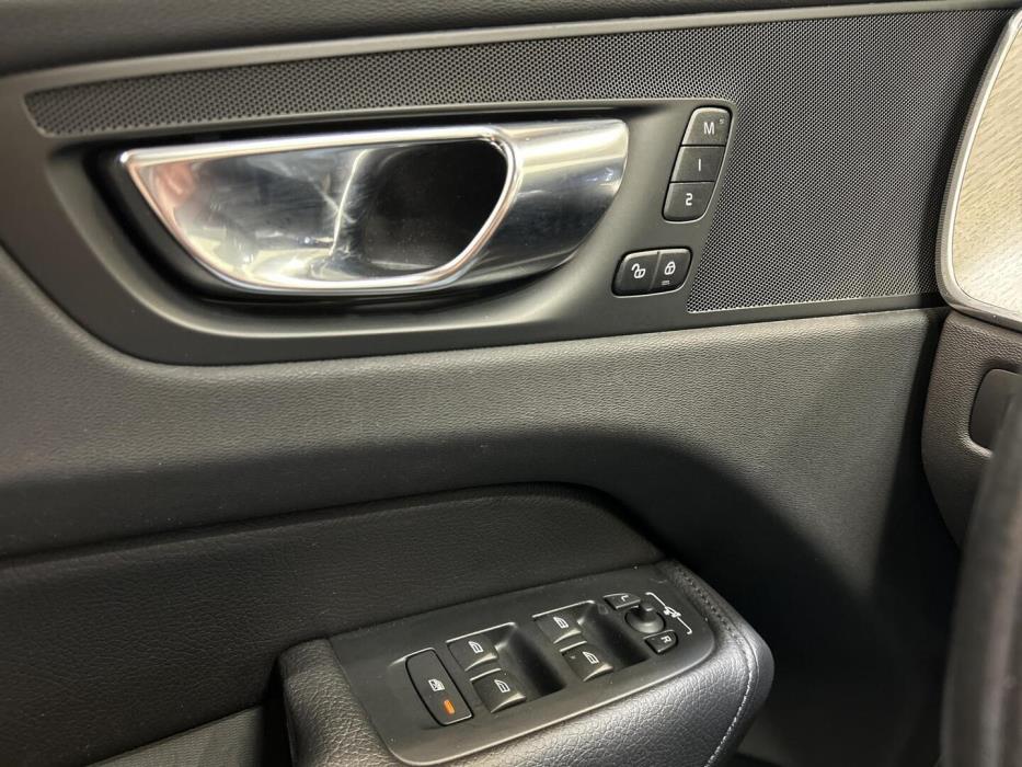 VOLVO XC60 2022