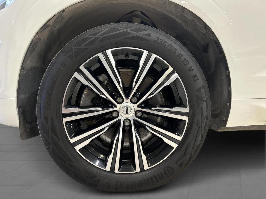 VOLVO XC60 2022