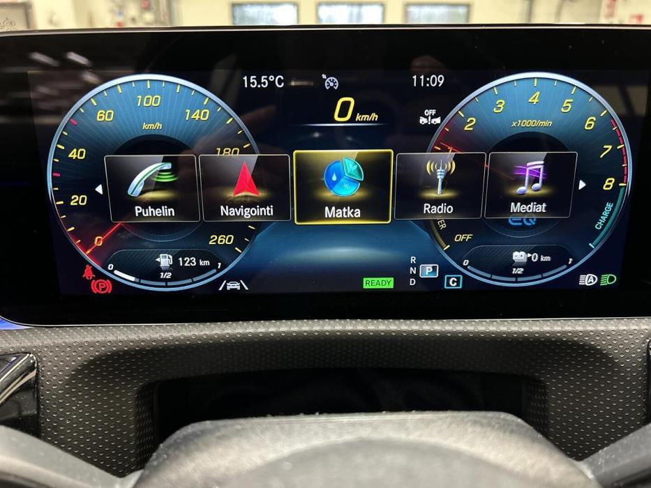 MERCEDES-BENZ CLA 2023