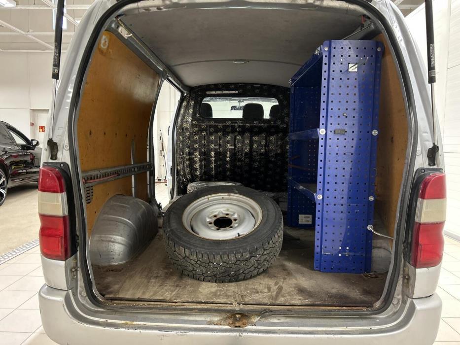 TOYOTA Hiace 2000