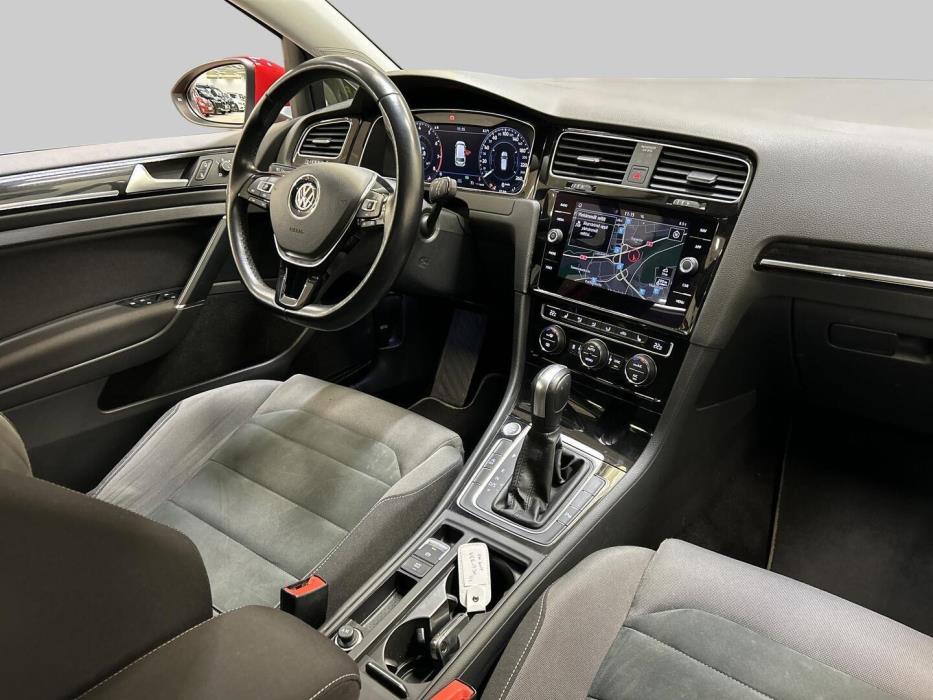 VOLKSWAGEN Golf 2020