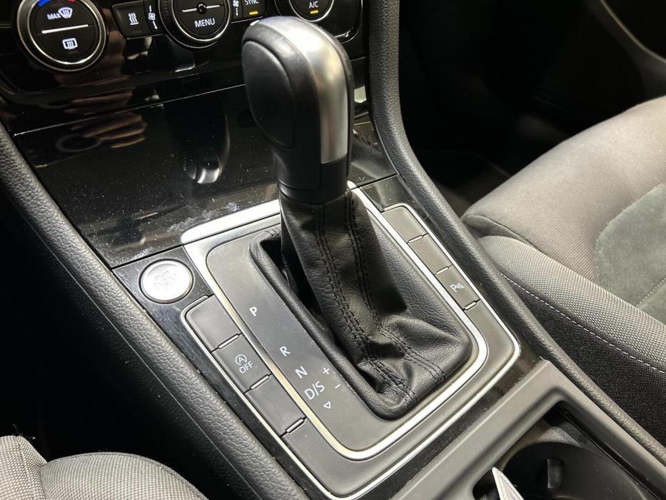 VOLKSWAGEN Golf 2020
