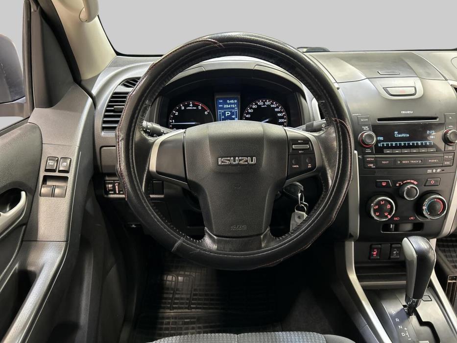 ISUZU D-Max 2013