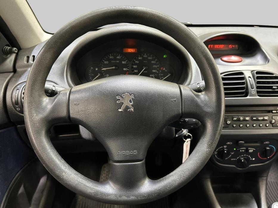 PEUGEOT 206 2004