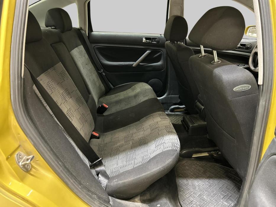 VOLKSWAGEN Passat 1998