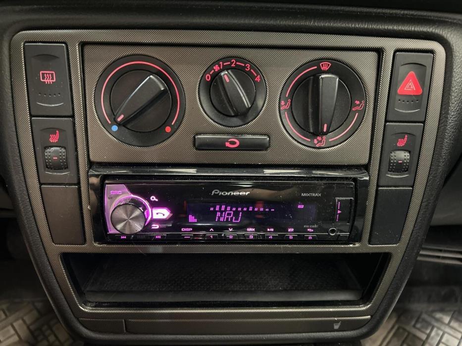 VOLKSWAGEN Passat 1998